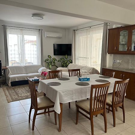 Villa Andy-350 M From The Beach Larnaca Bagian luar foto
