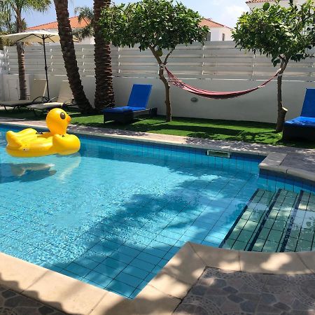 Villa Andy-350 M From The Beach Larnaca Bagian luar foto