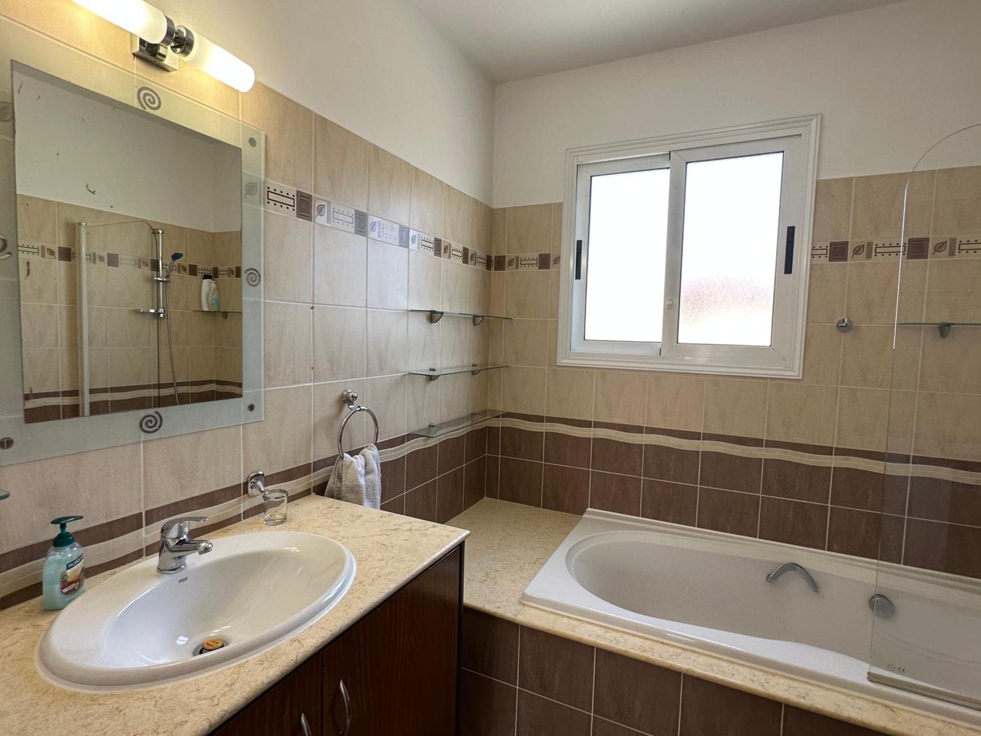 Villa Andy-350 M From The Beach Larnaca Bagian luar foto