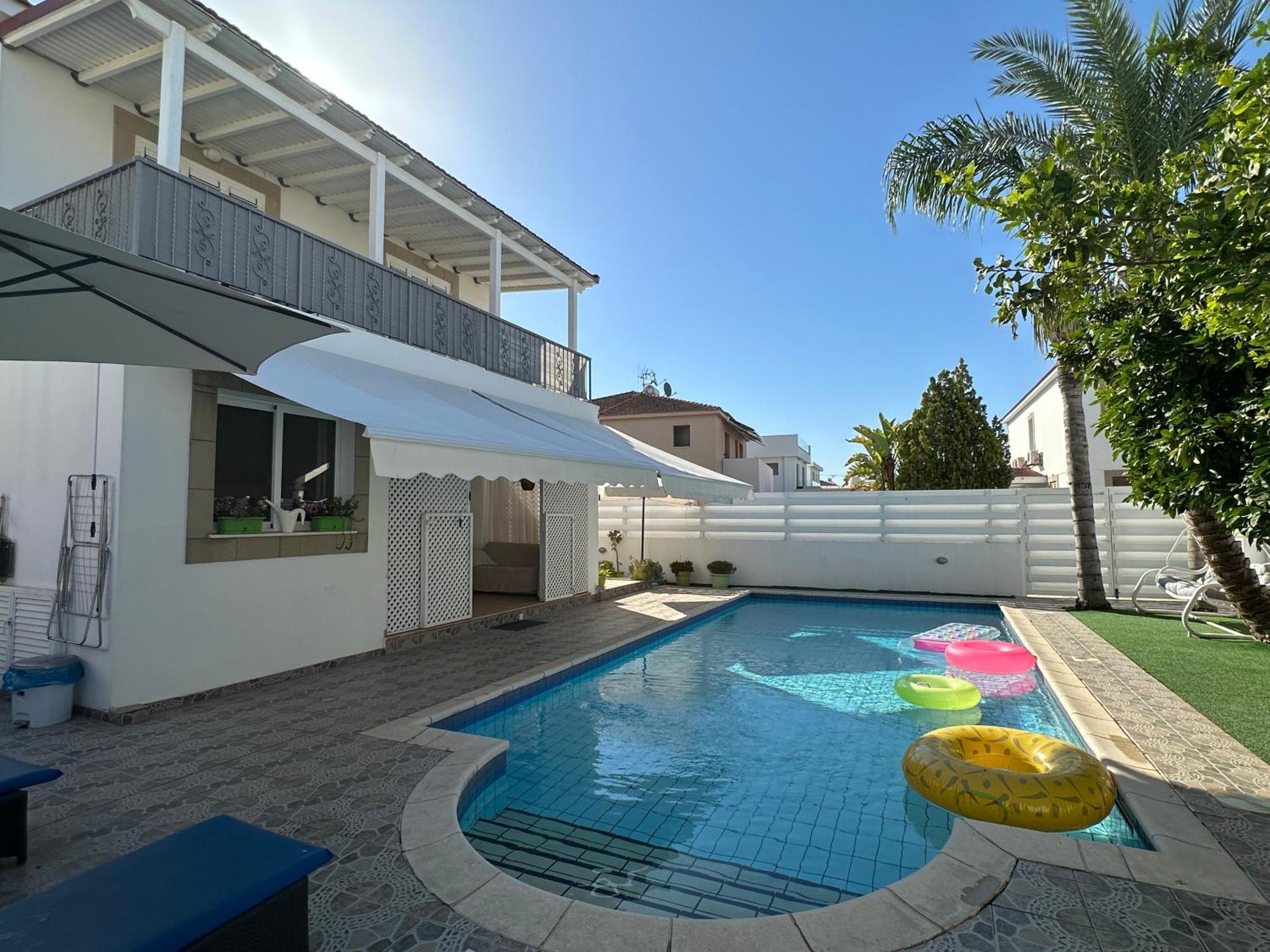 Villa Andy-350 M From The Beach Larnaca Bagian luar foto