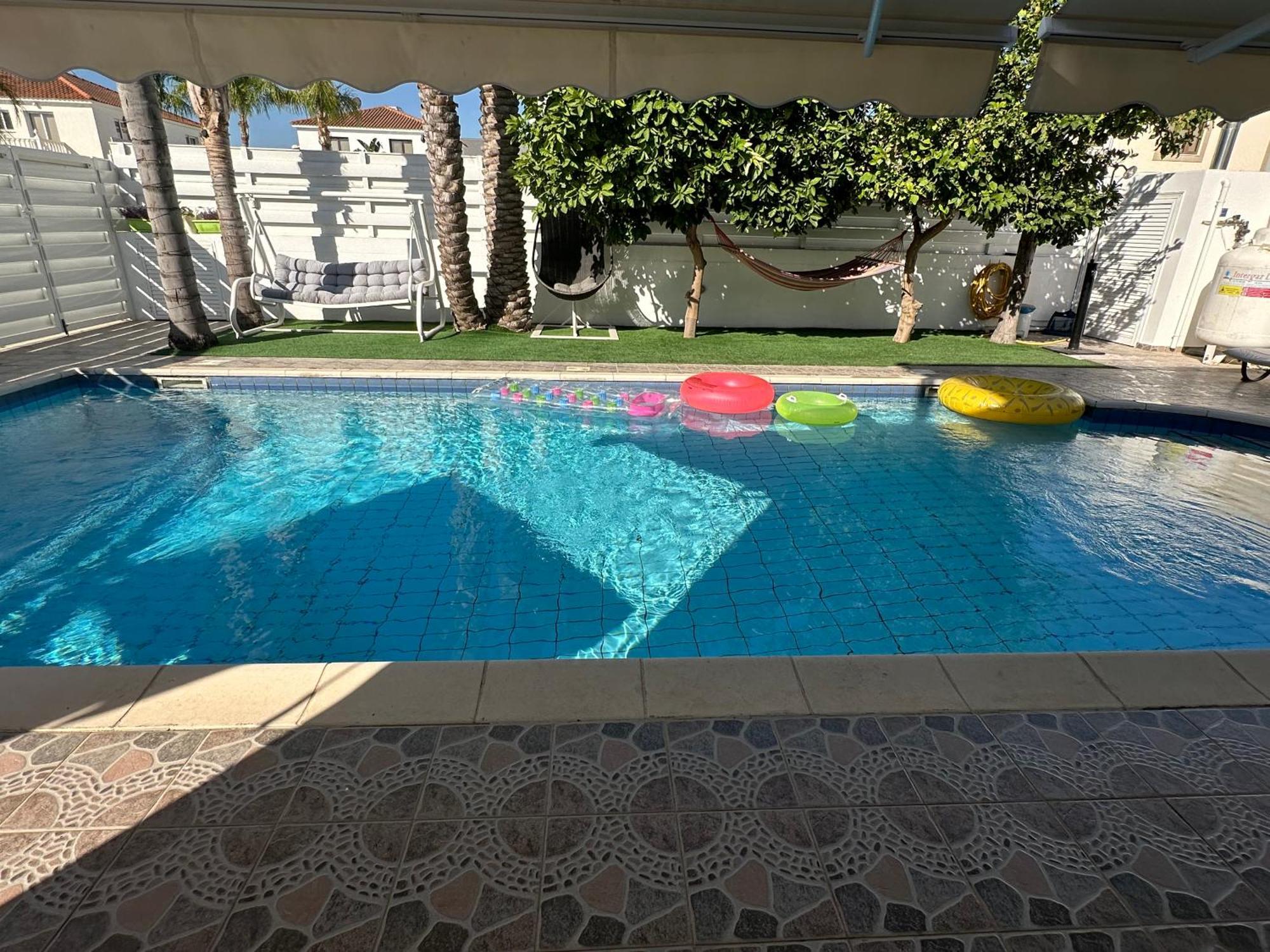 Villa Andy-350 M From The Beach Larnaca Bagian luar foto