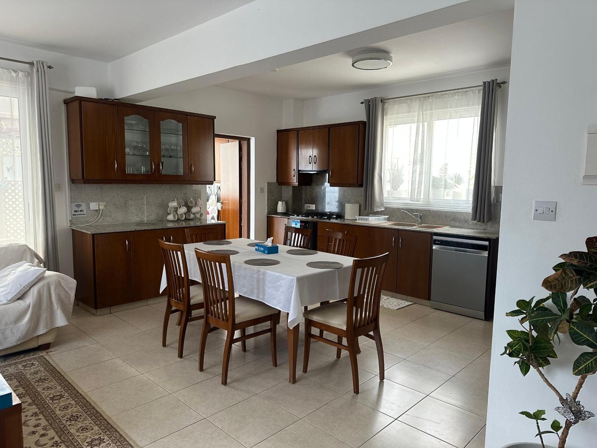 Villa Andy-350 M From The Beach Larnaca Bagian luar foto
