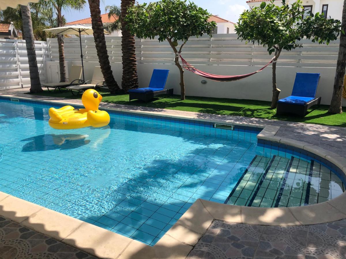Villa Andy-350 M From The Beach Larnaca Bagian luar foto