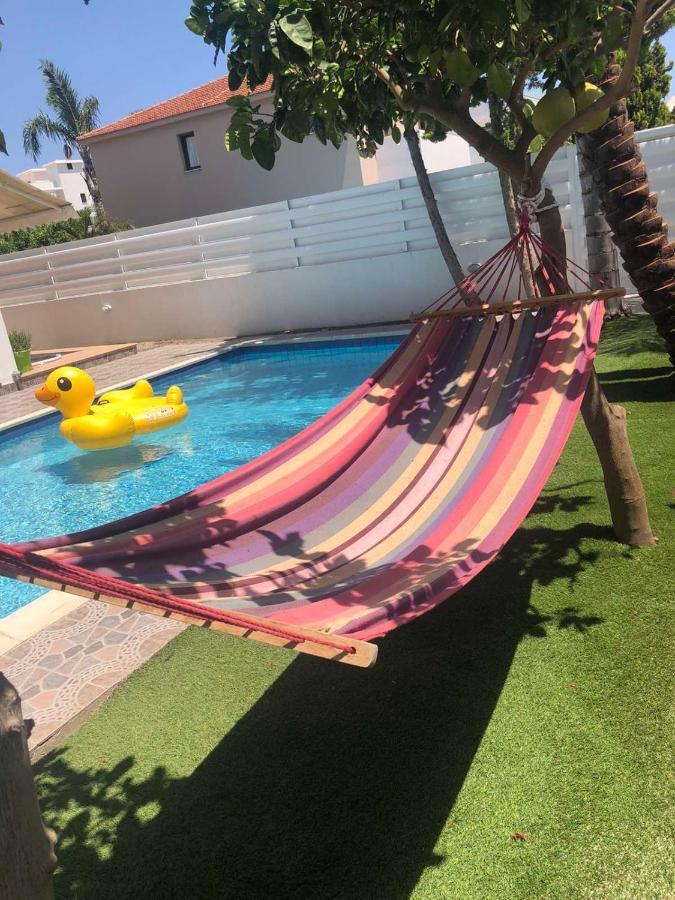 Villa Andy-350 M From The Beach Larnaca Bagian luar foto